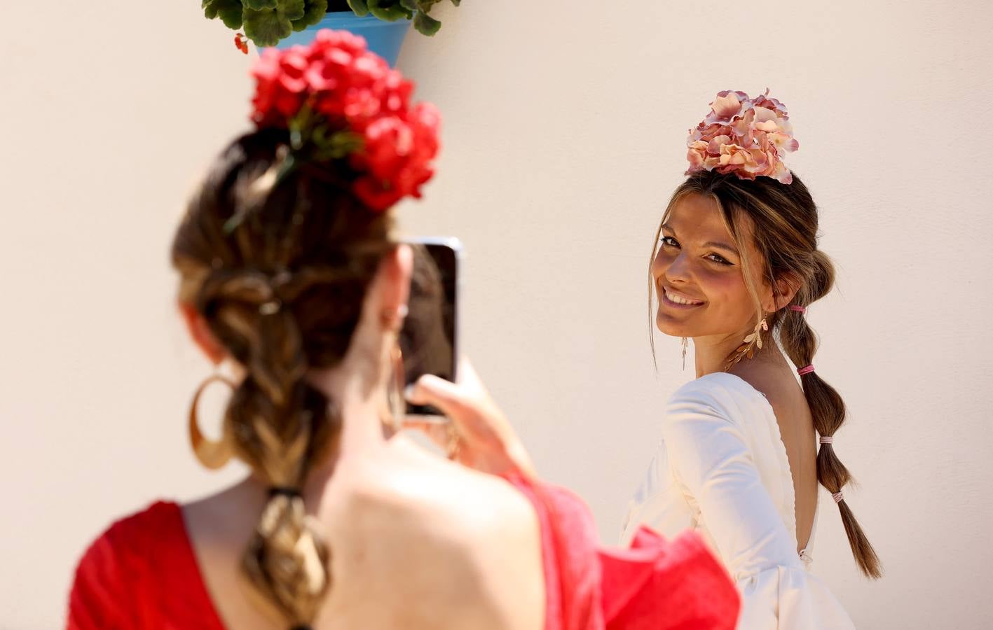 El divertido ambiente del viernes de Feria de Córdoba, en imágenes