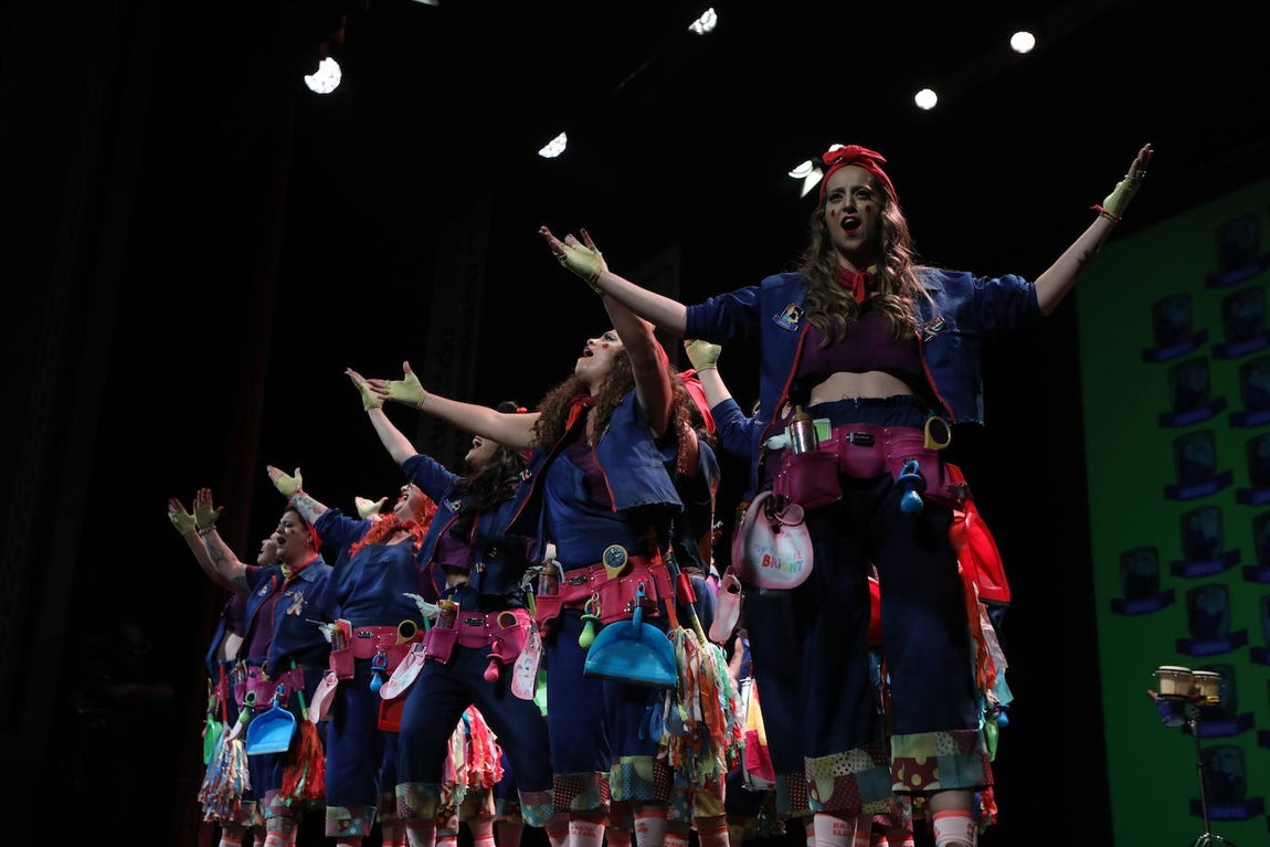 Fotos: Comparsa &#039;We can do... Carnaval&#039; en el COAC 2022. Carnaval de Cádiz