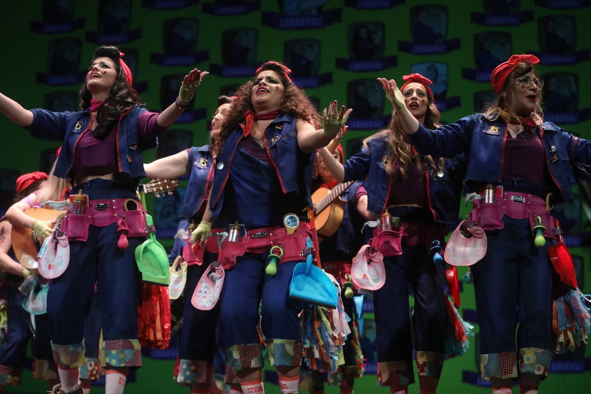 Fotos: Comparsa &#039;We can do... Carnaval&#039; en el COAC 2022. Carnaval de Cádiz