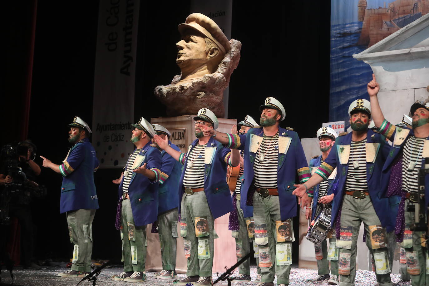 Fotos: Chirigota &#039;Los Paco Alga&#039; en el COAC 2022. Carnaval de Cádiz