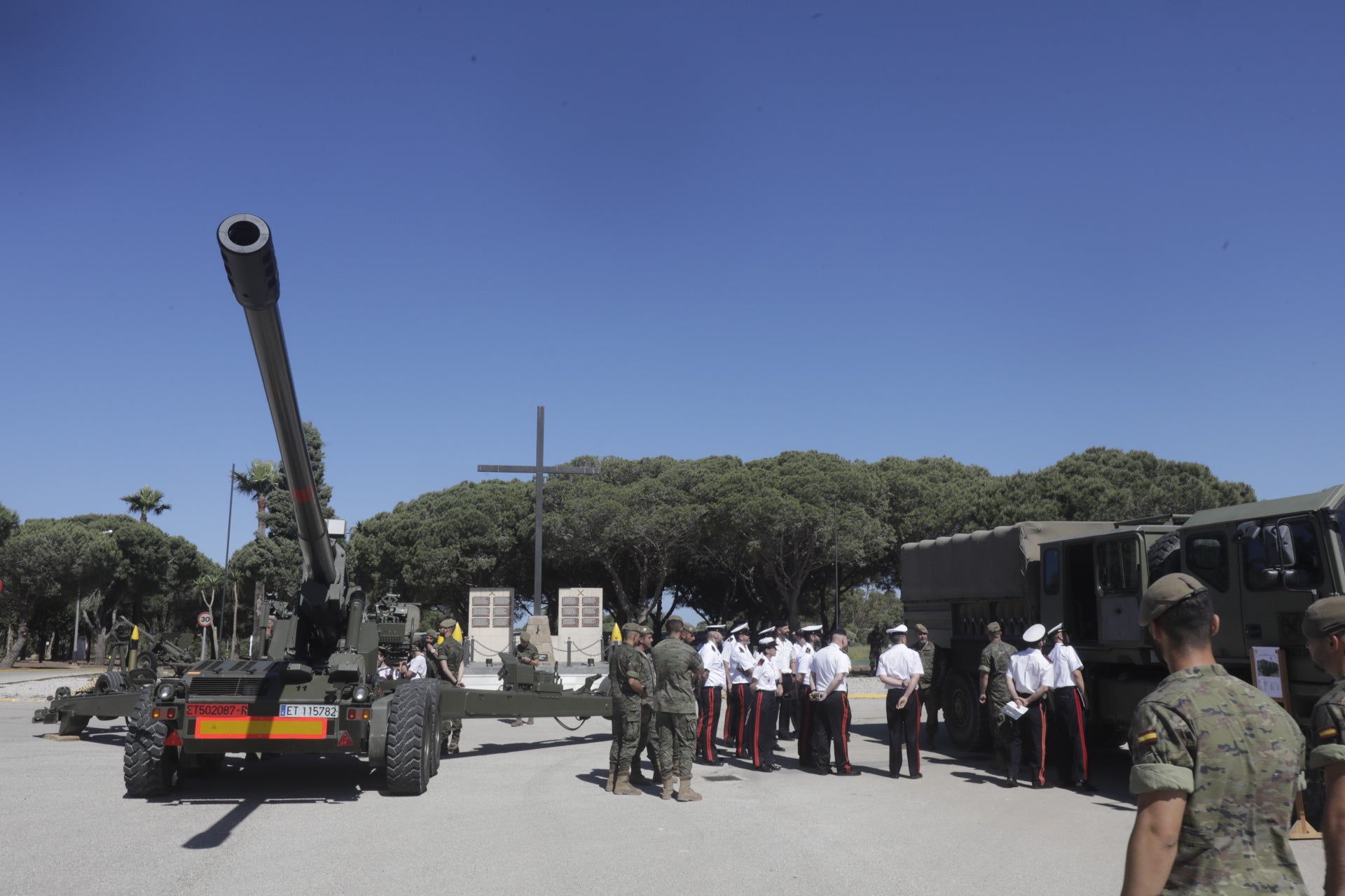 En imágenes: Día de las Fuerzas Armadas en Cádiz