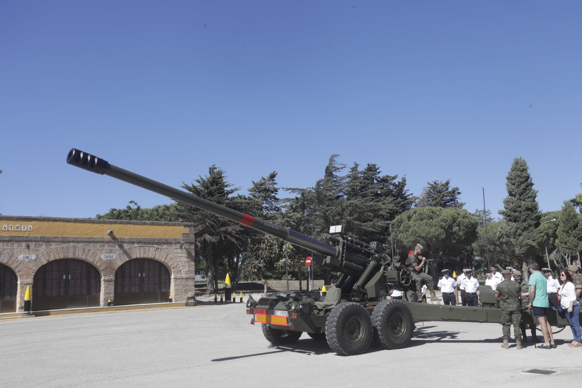 En imágenes: Día de las Fuerzas Armadas en Cádiz