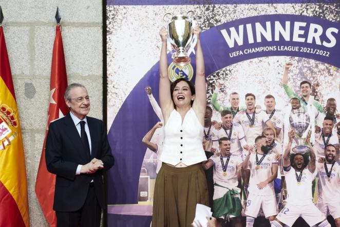 El Real Madrid celebra la Champions con la afición, en imágenes