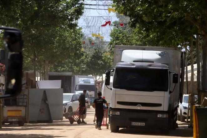 El desmontaje de la Feria de Córdoba, en imágenes