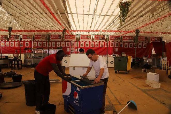 El desmontaje de la Feria de Córdoba, en imágenes