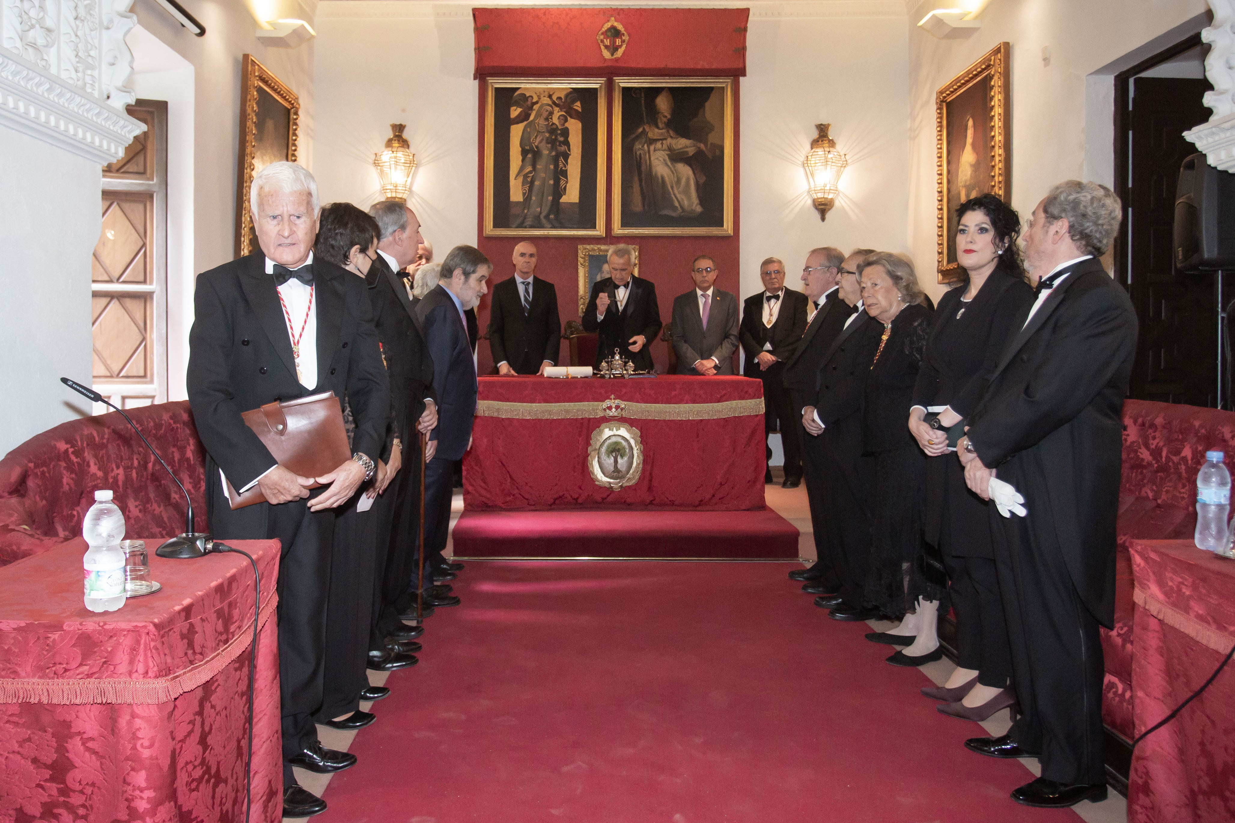 Ingreso de Alfonso Guerra en la academia de Buenas Letras