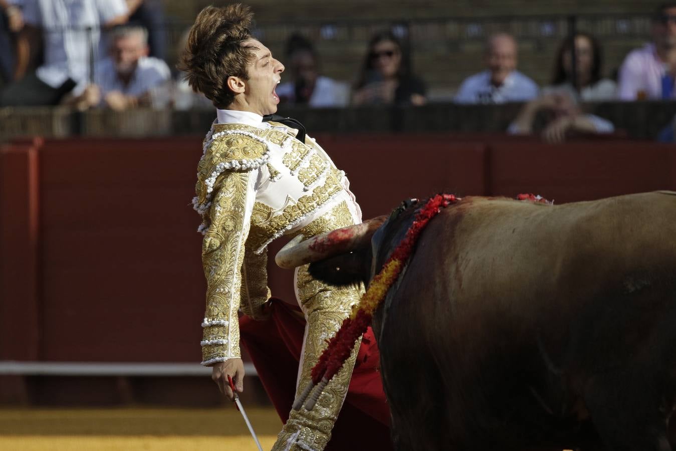 Álvaro Burdiel da la única vuelta al ruedo en la segunda novillada en la Maestranza