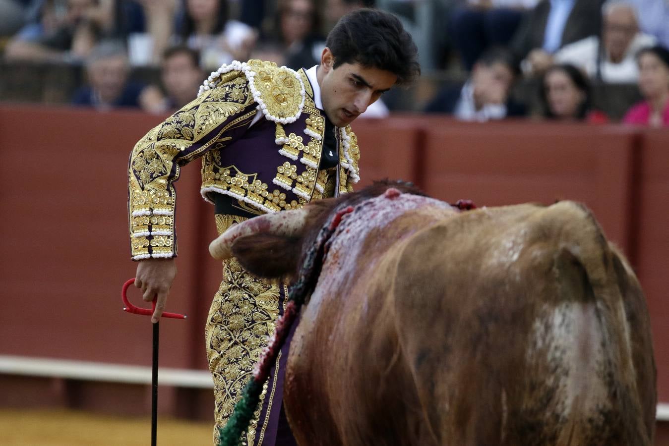 Álvaro Burdiel da la única vuelta al ruedo en la segunda novillada en la Maestranza