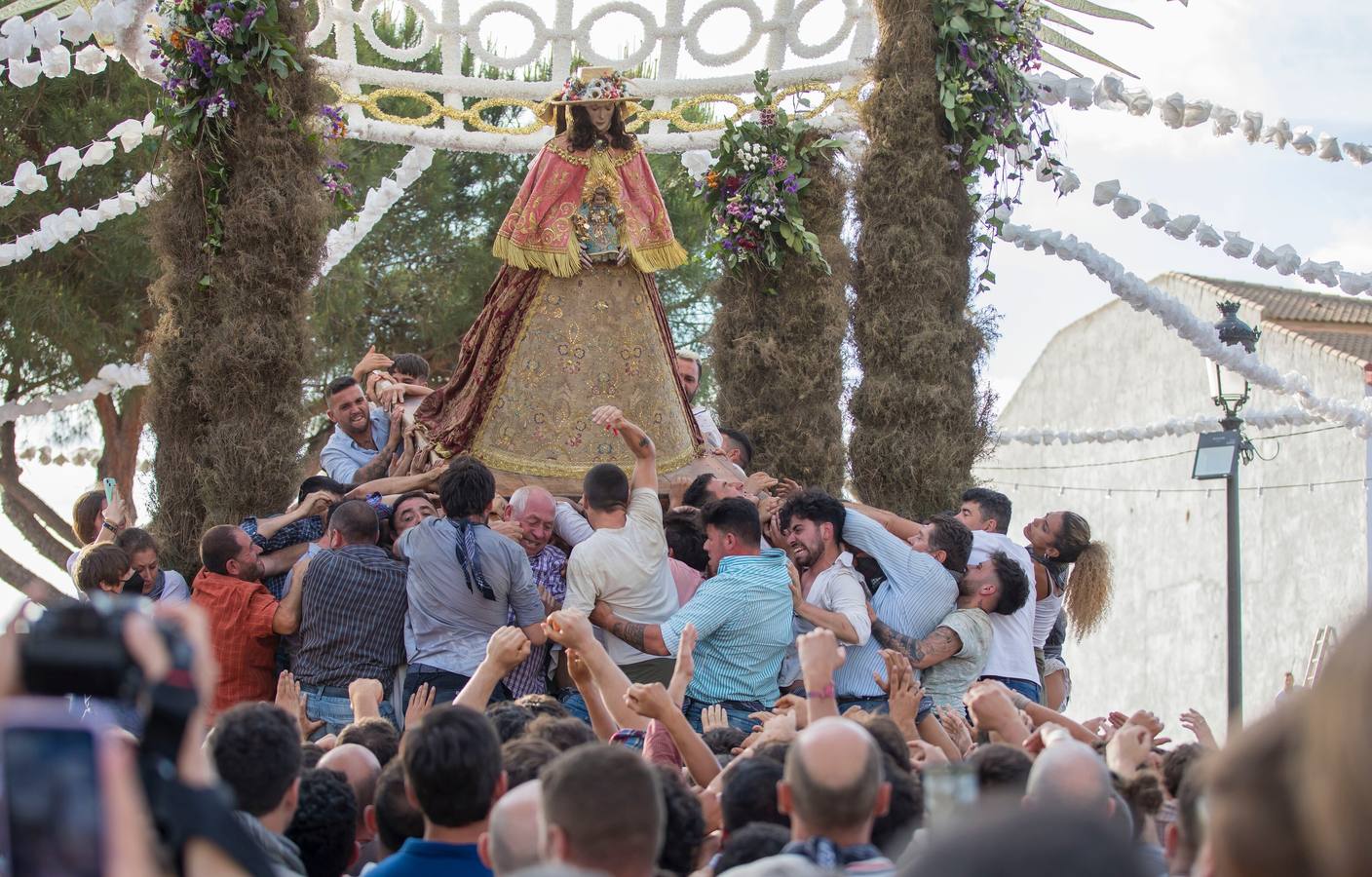 La Virgen del Rocío ya está en su aldea