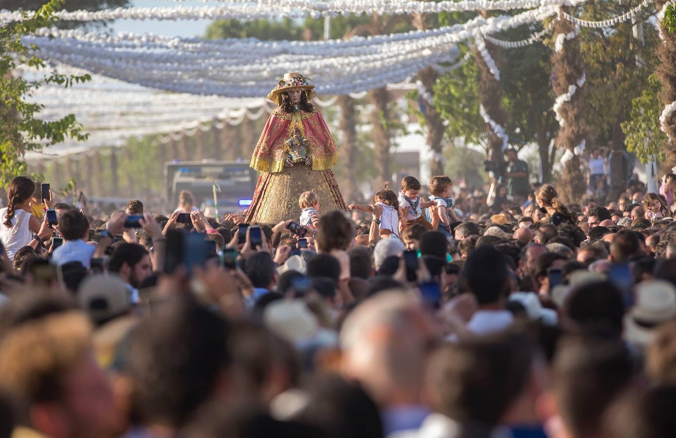 La Virgen del Rocío ya está en su aldea