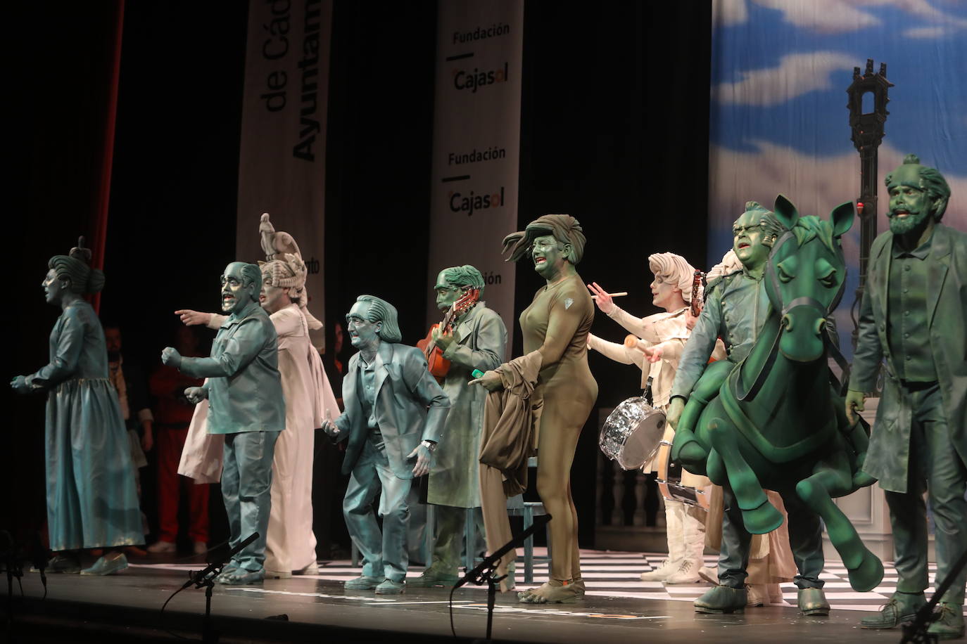 Fotos: Chirigota &#039;Los caraduras de Cai&#039; en el COAC 2022. Carnaval de Cádiz