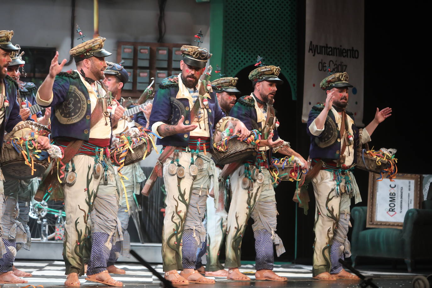 Fotos: Comparsa &#039;Los originales&#039; en el COAC 2022. Carnaval de Cádiz