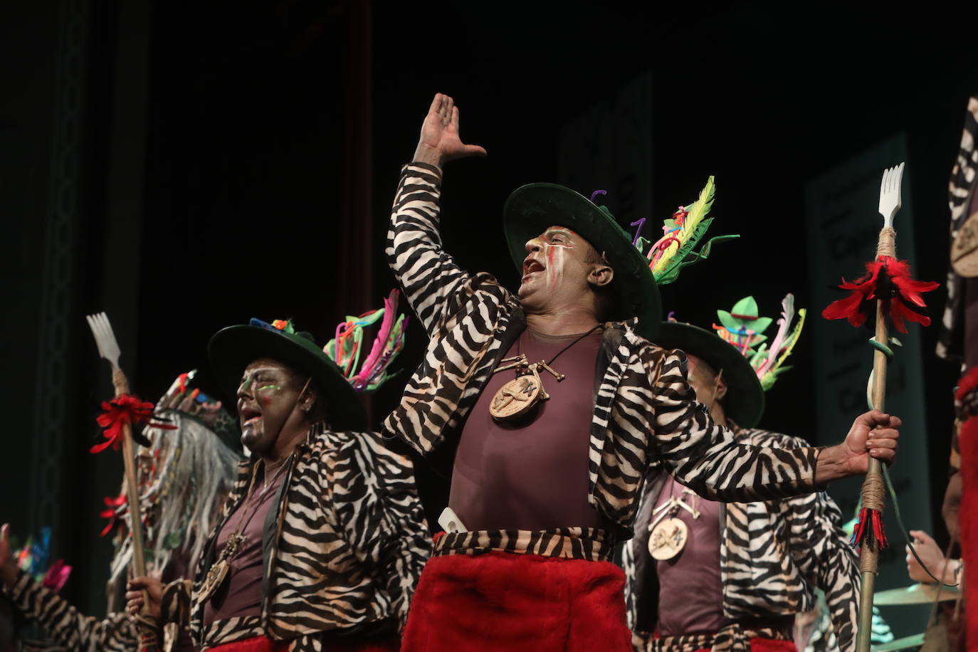 Fotos: Chirigota &#039;Entre sábanas, selvas y ríos... este año vamos al Rocío&#039; en el COAC 2022. Carnaval de Cádiz