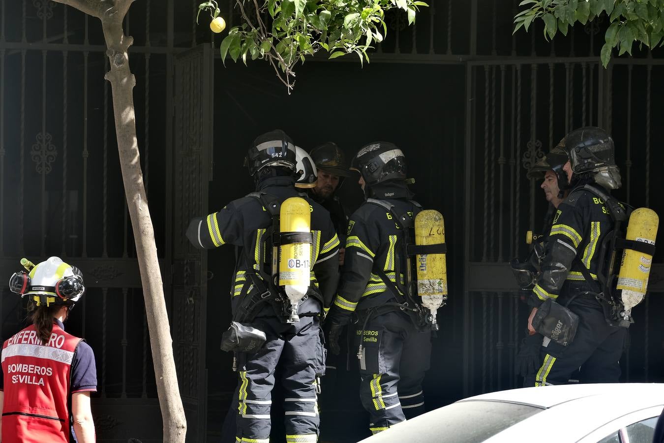 Incendio en el antiguo local de IDental en el barrio de Nervión