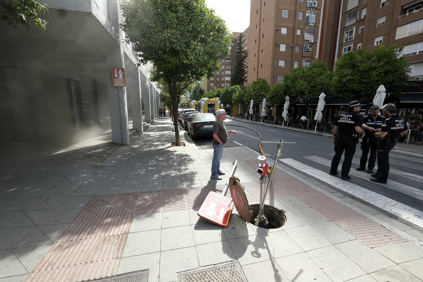 Incendio en el antiguo local de IDental en el barrio de Nervión