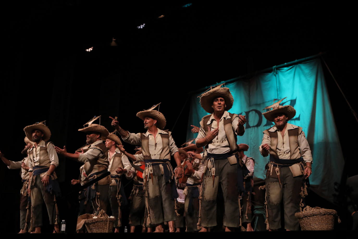 Fotos: Comparsa &#039;Los veleros&#039; en el COAC 2022. Carnaval de Cádiz