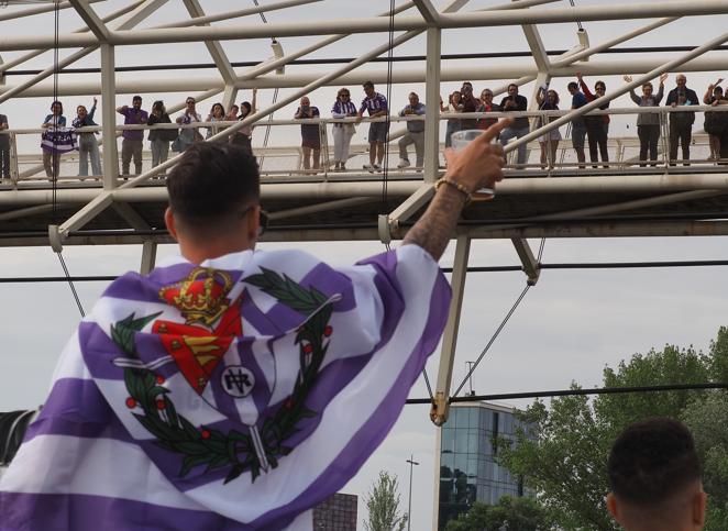 Fotogalería: la afición se vuelca con el Valladolid en la celebración del ascenso