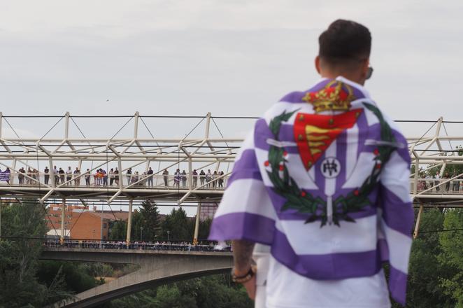 Fotogalería: la afición se vuelca con el Valladolid en la celebración del ascenso