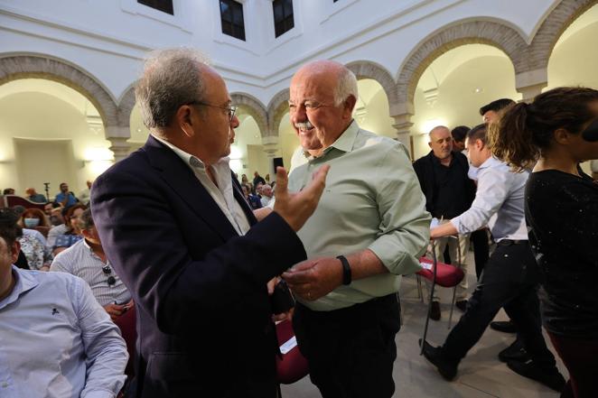 El balance del delegado del Gobierno andaluz en Córdoba, en imágenes