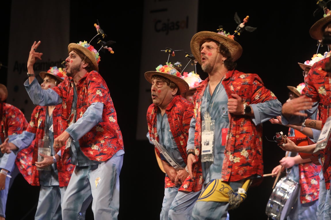 Fotos: chirigota &#039;A vivir que son dos días&#039; en el COAC 2022