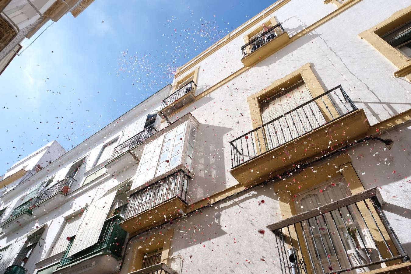 Fotos: Misa de romeros y visita a la Patrona de la hermandad del Rocío de Cádiz