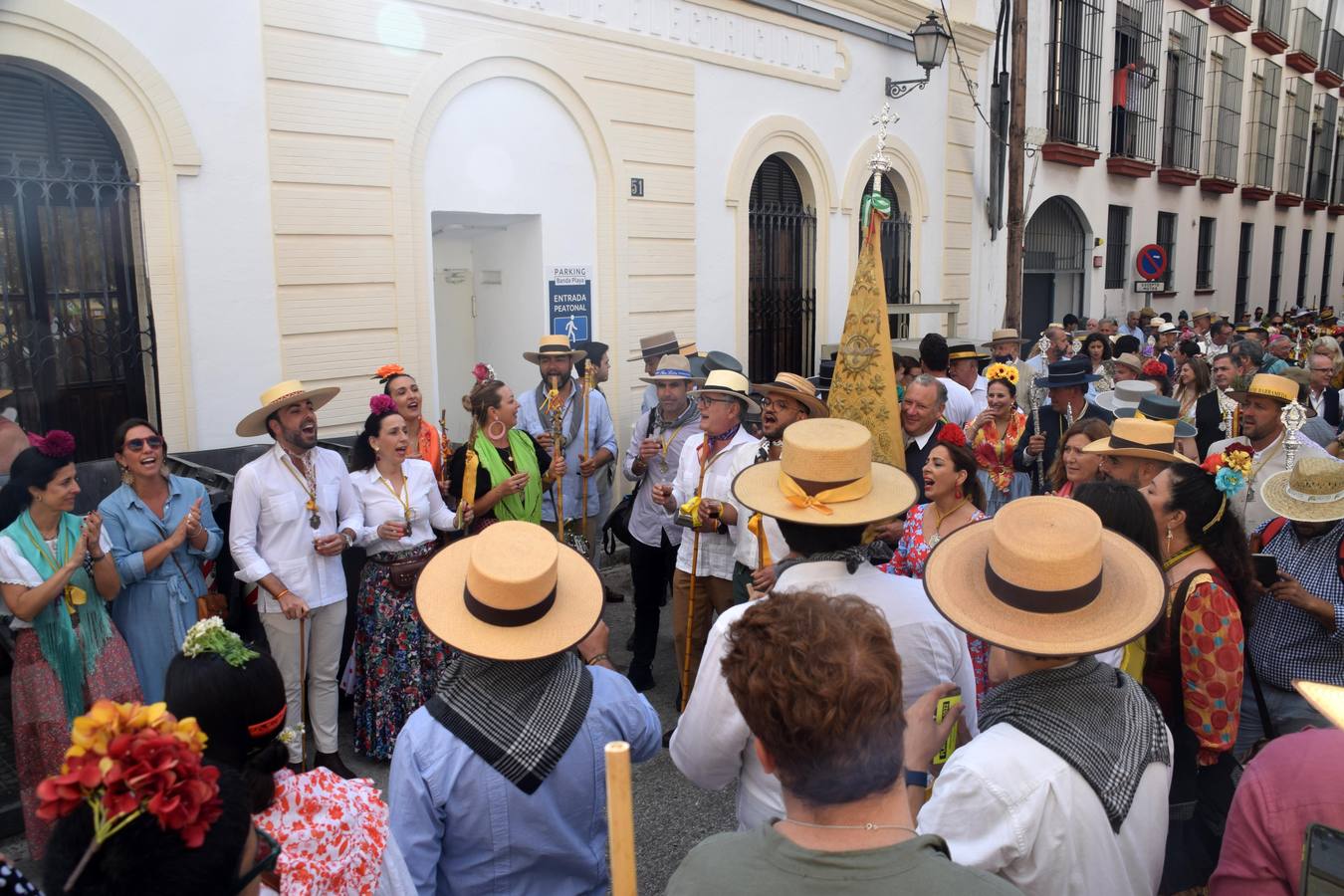 Doñana se llena de color con los peregrinos