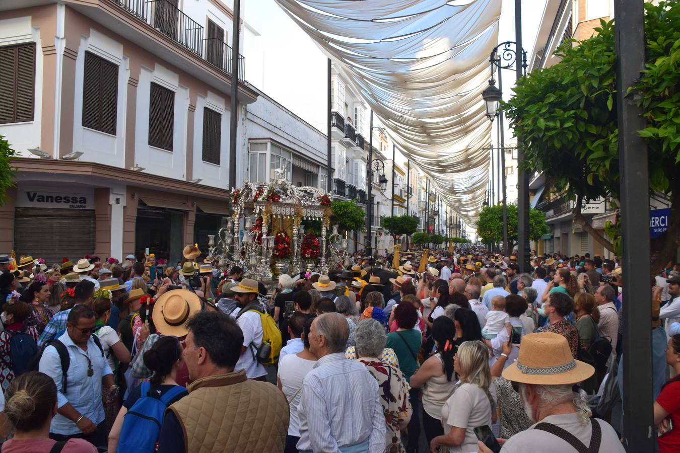 Doñana se llena de color con los peregrinos