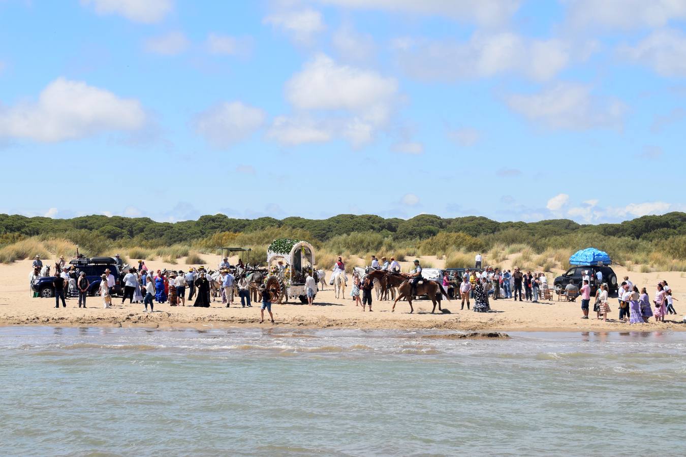 Doñana se llena de color con los peregrinos