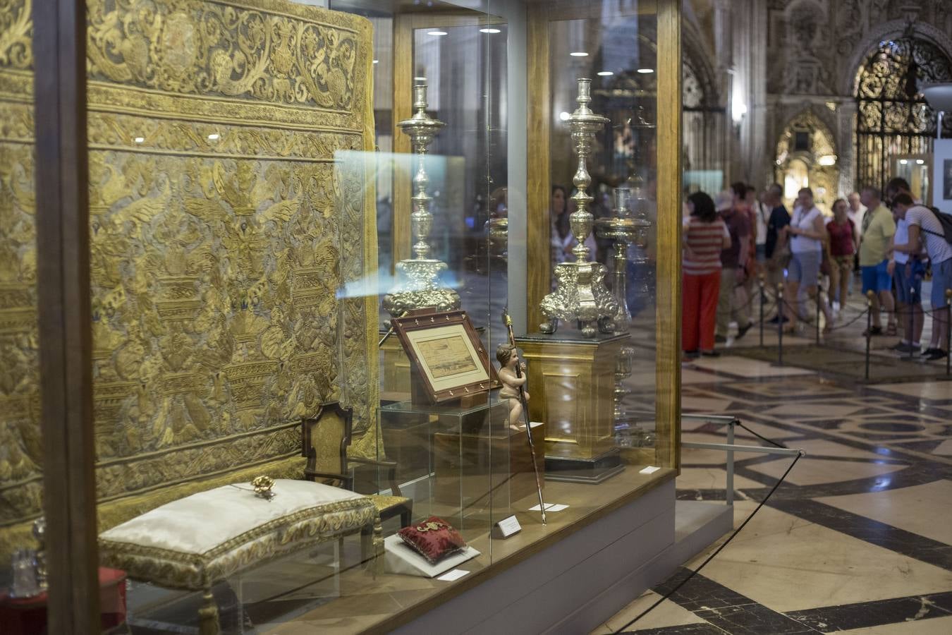 La Archidiócesis de Sevilla homenajea a Alfonso X, en el 800 aniversario de su nacimiento, con dos muestras simultáneas