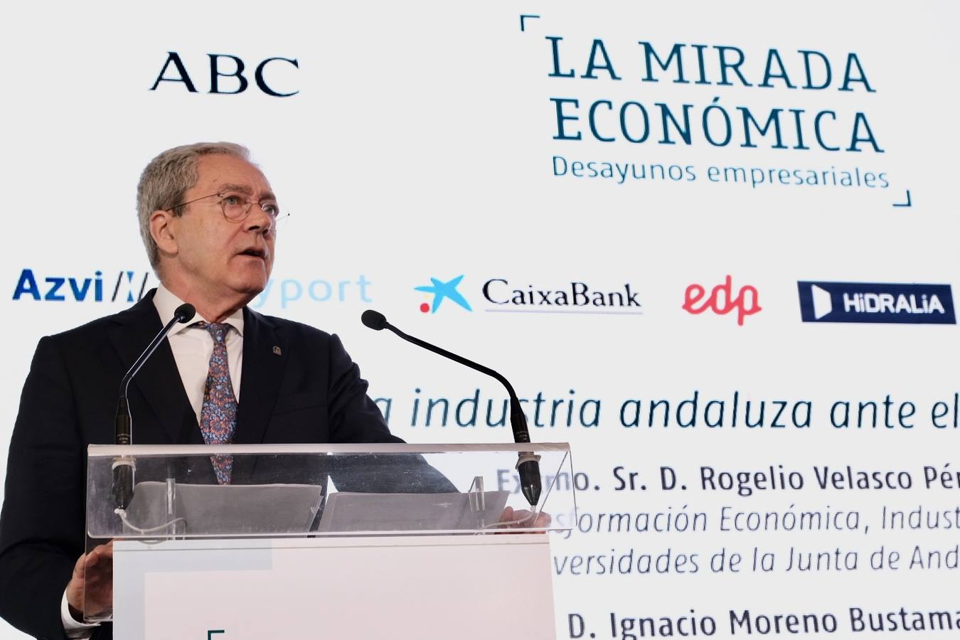 Fotos: Rogelio Velasco en la Mirada Económica de ABC y La Voz