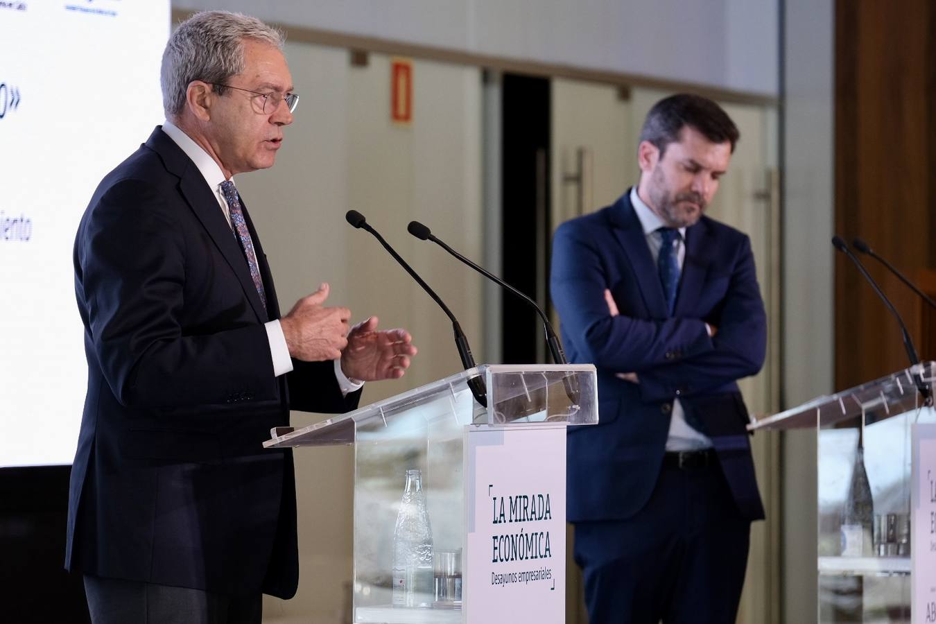 Fotos: Rogelio Velasco en la Mirada Económica de ABC y La Voz