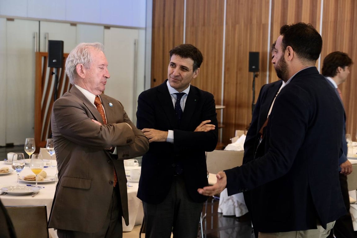 Fotos: Ambiente en la Mirada Económica de ABC y La Voz con Rogelio Velasco