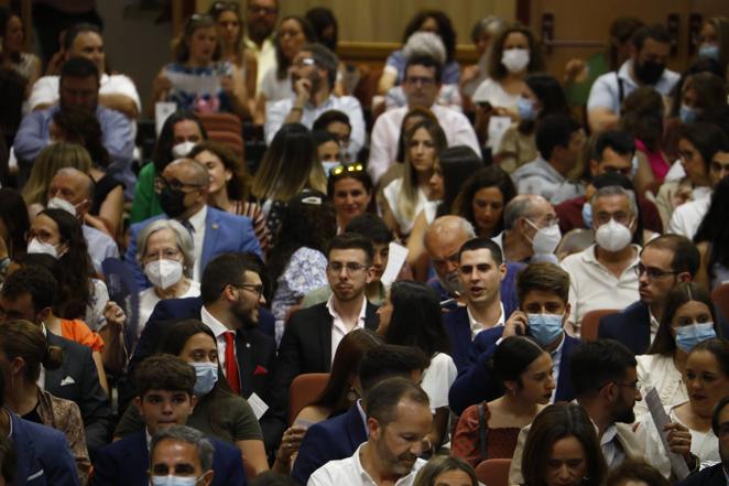 El estreno del documental sobre el colegio La Inmaculada de Córdoba, en imágenes