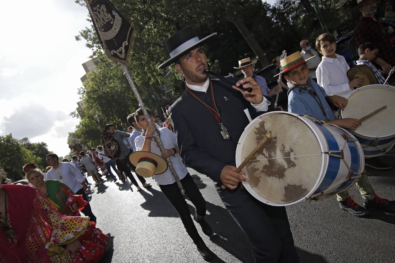 Salida de la Hermandad del Rocío de Sevilla Sur hacia la aldea almonteña