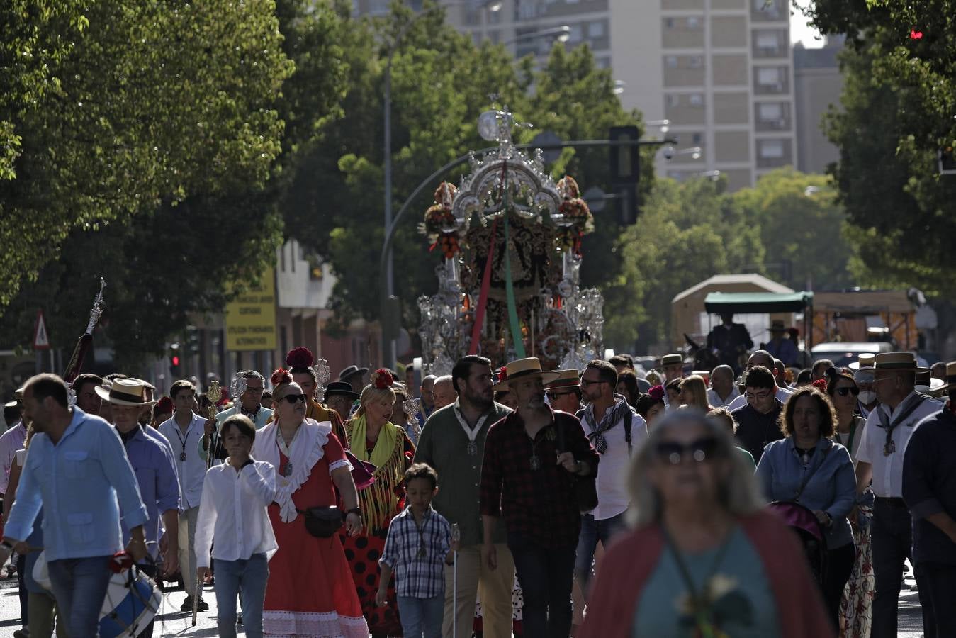 Salida de la Hermandad del Rocío de Sevilla Sur hacia la aldea almonteña