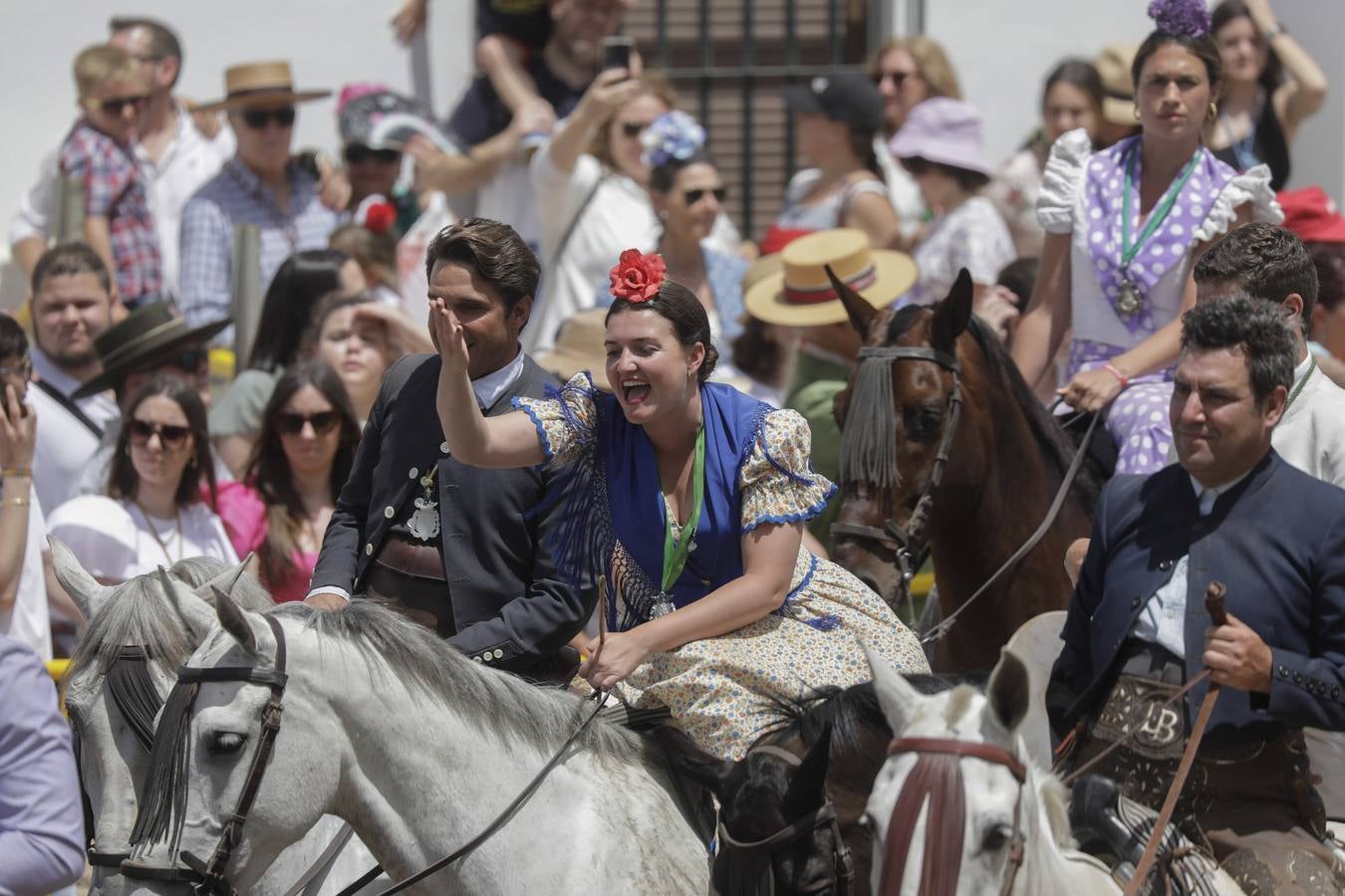 Presentación de las hermandades más antiguas ante la Virgen del Rocío