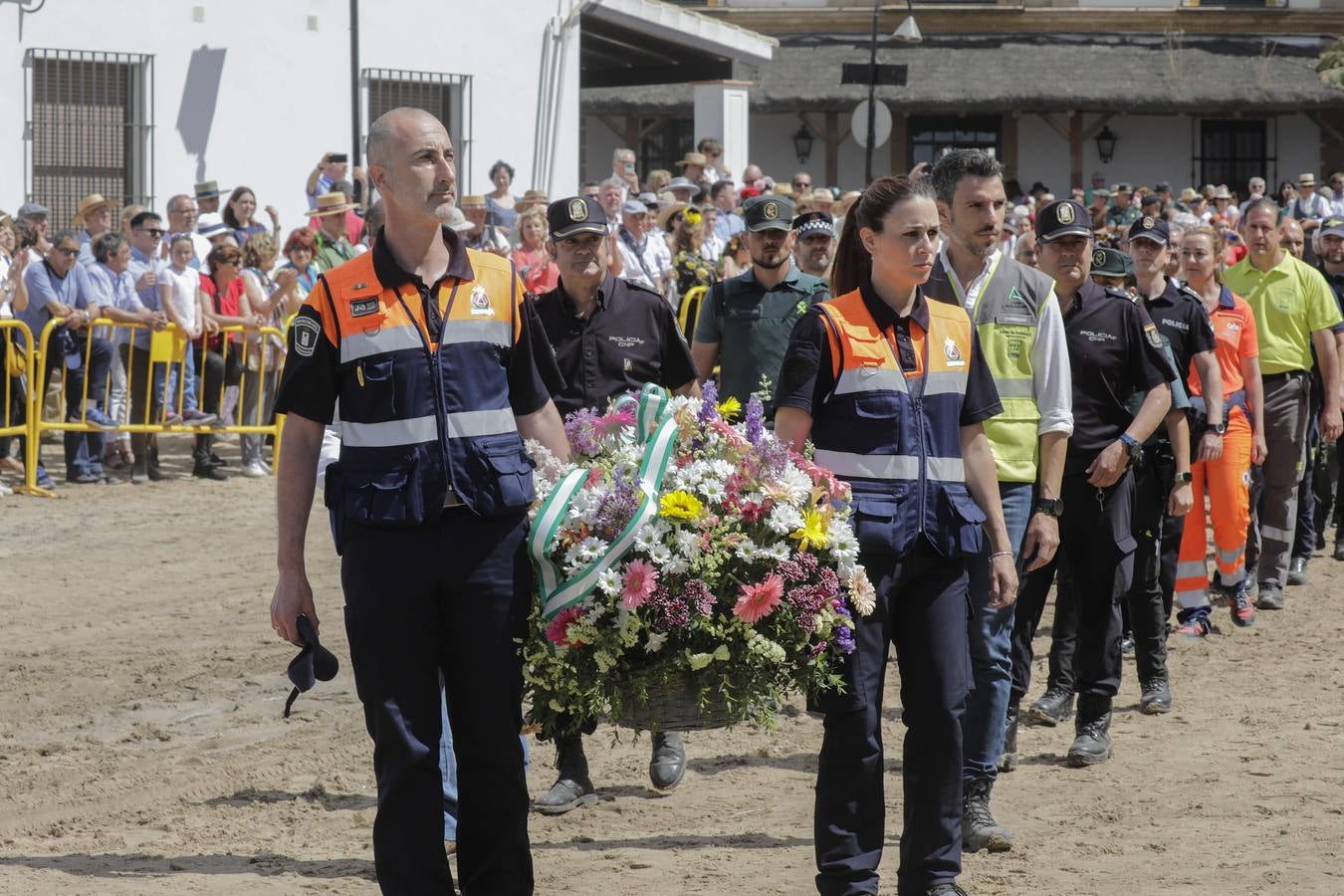 Presentación de las hermandades más antiguas ante la Virgen del Rocío