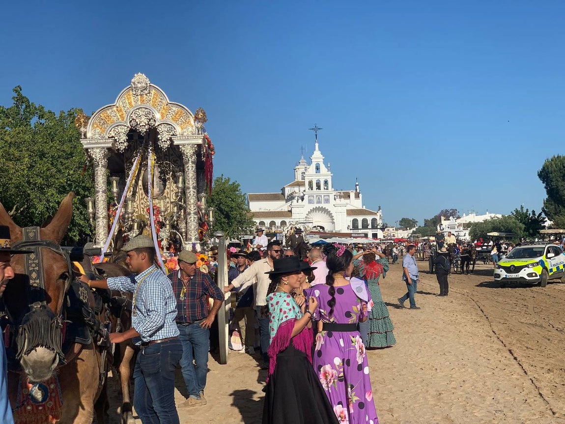 Rocío Córdoba 2022 | La presentación de la hermandad ante la Virgen, en imágenes