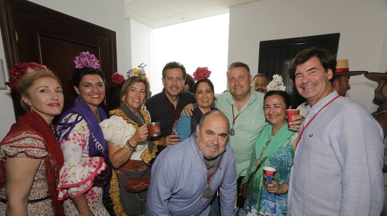 Ambiente de gala el sábado del Rocío en la aldea