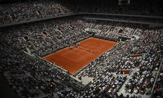 El estadio, lleno. El Court Philippe-Chatrier de París acoge esta final que podría dar a Nadal su 22º Grand Slam