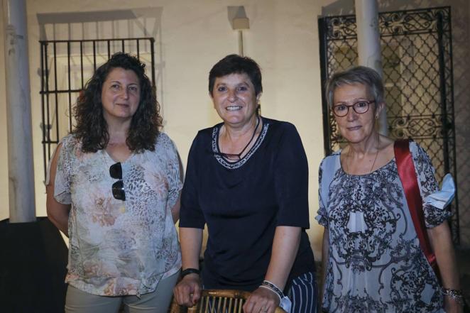 Esther Atencia, María del Carmen Romas y María Luisa Rubia