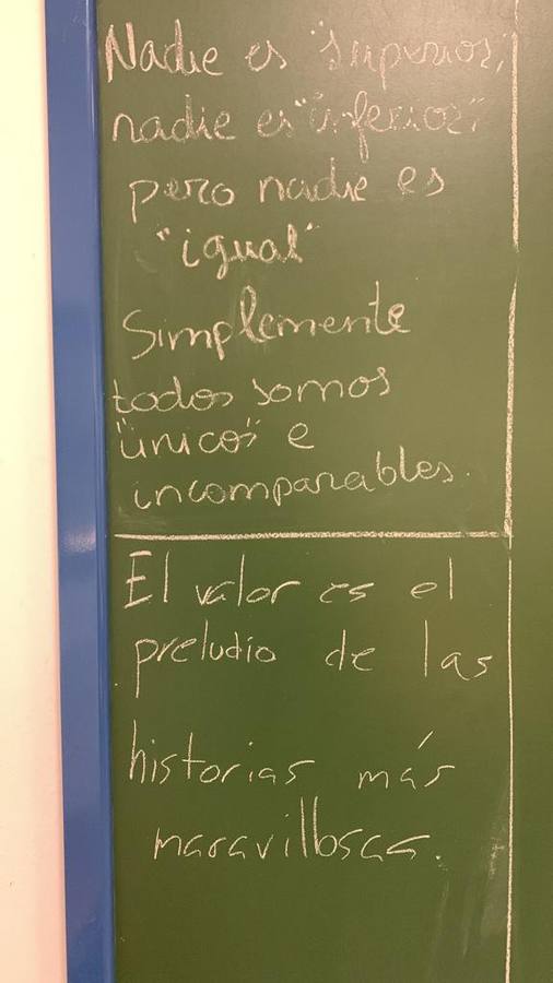 Los mensajes sorpresa con los que despiertan cada mañana los alumnos de un colegio sevillano