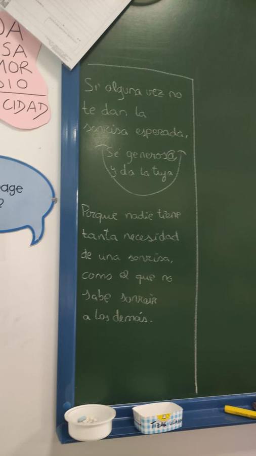 Los mensajes sorpresa con los que despiertan cada mañana los alumnos de un colegio sevillano