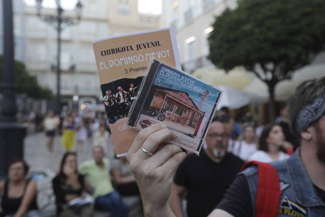 Fotos: Tibio ambiente en Cádiz el Martes de Carnaval