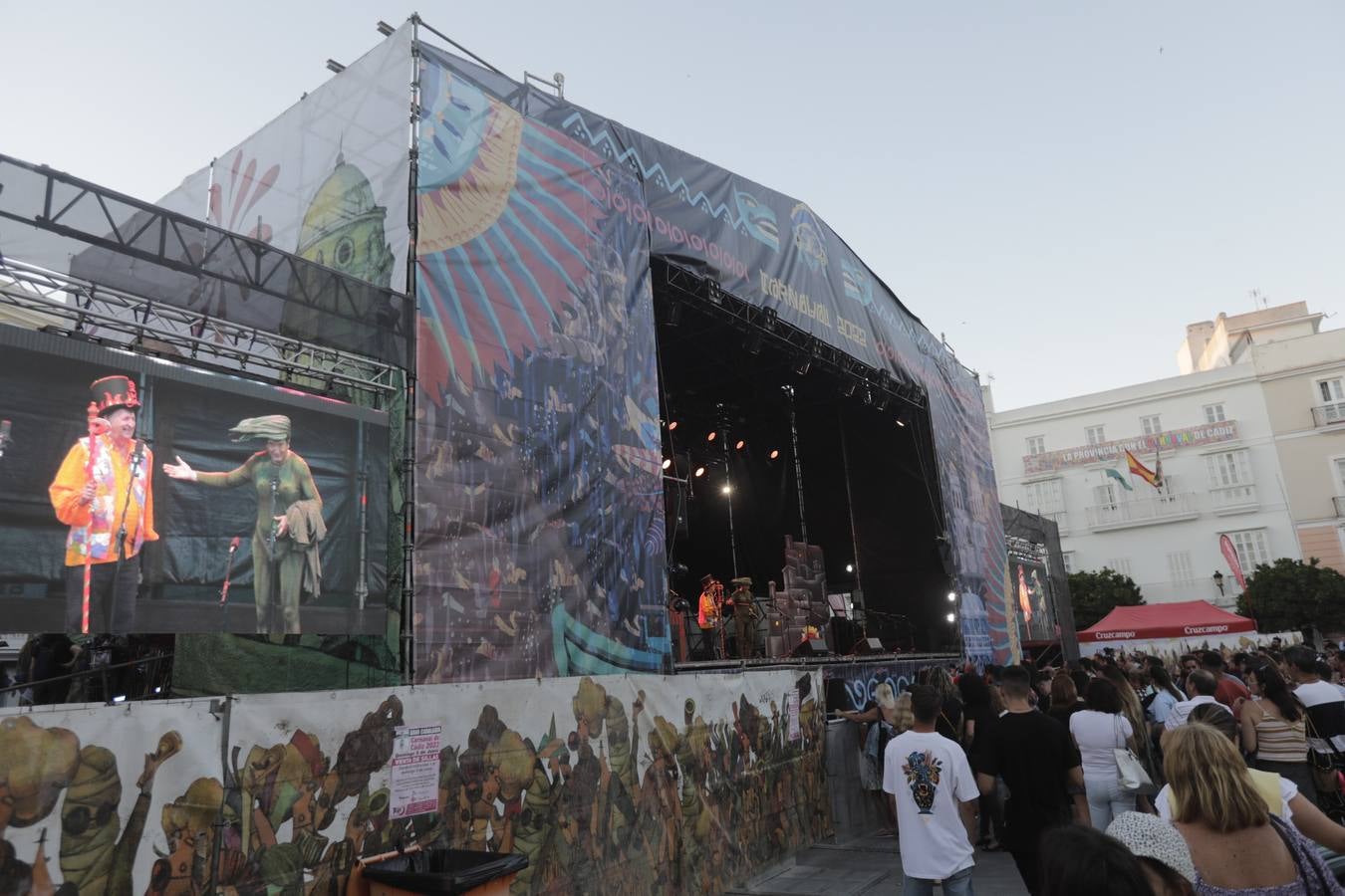 Fotos: Tibio ambiente en Cádiz el Martes de Carnaval