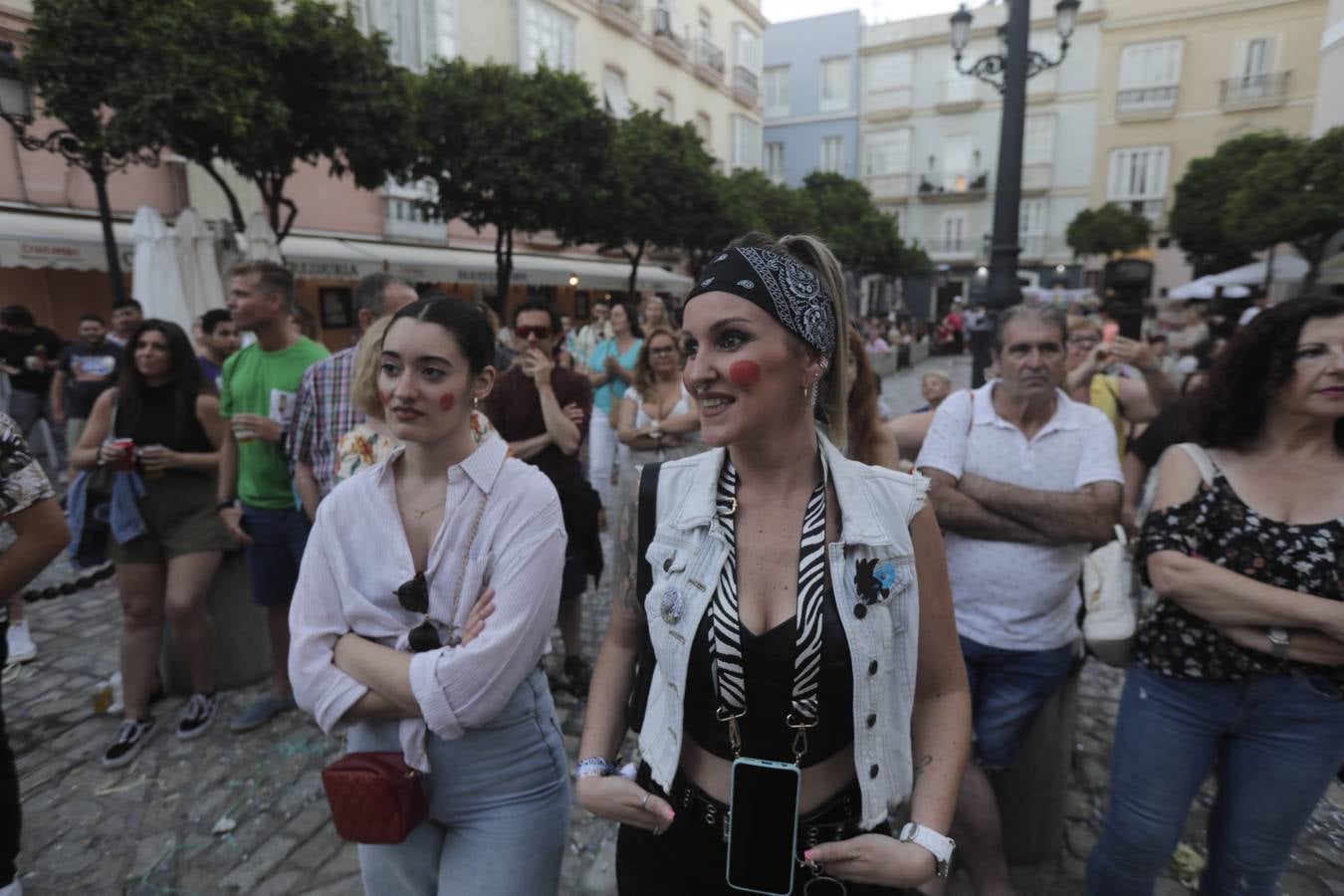 Fotos: Tibio ambiente en Cádiz el Martes de Carnaval