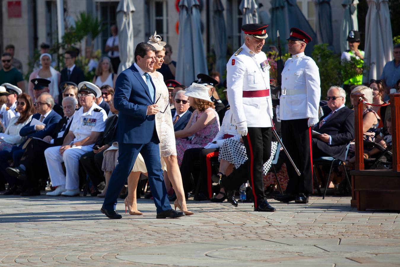 Desfile militar para despedir a los condes de Wessex en Gibraltar