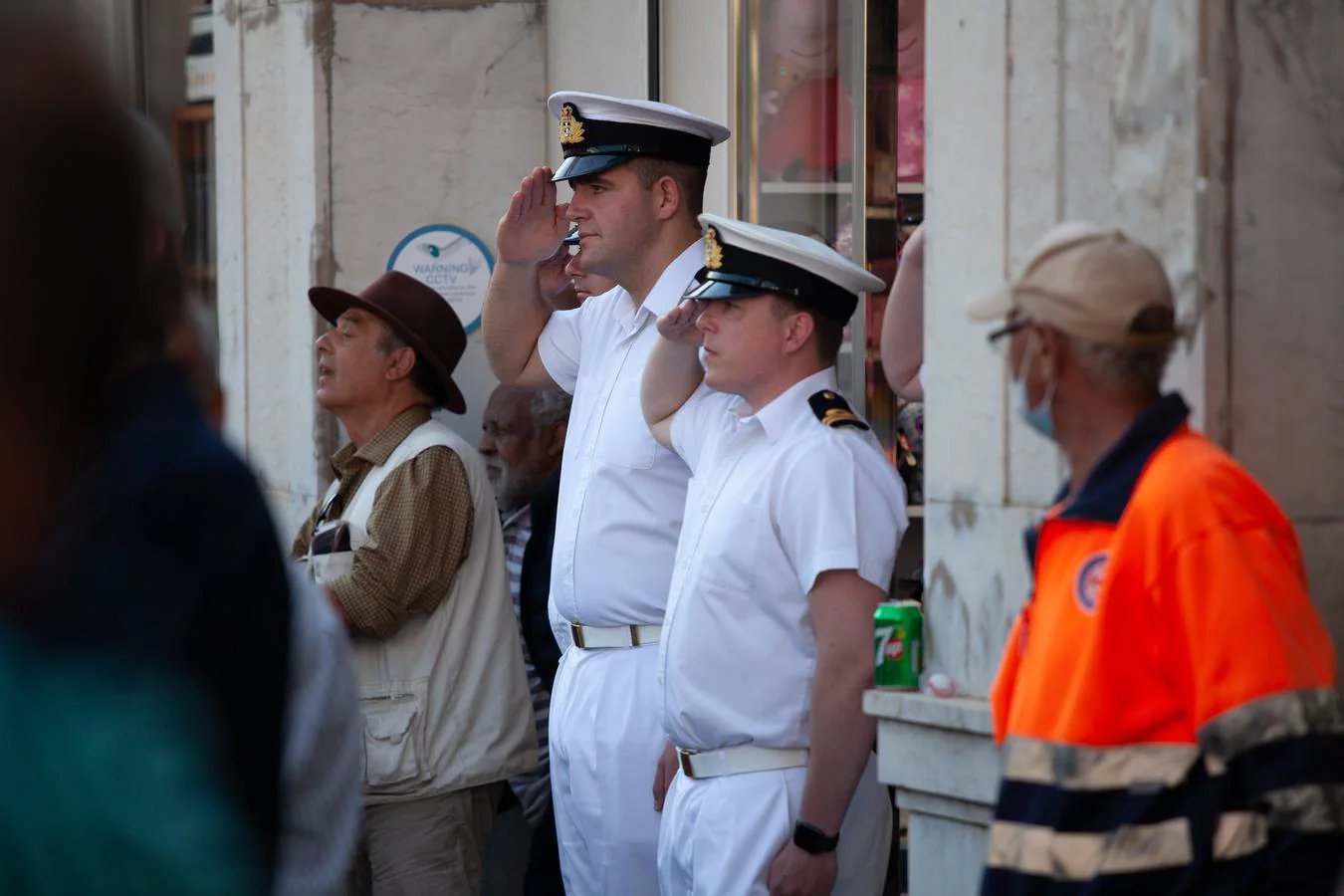 Desfile militar para despedir a los condes de Wessex en Gibraltar