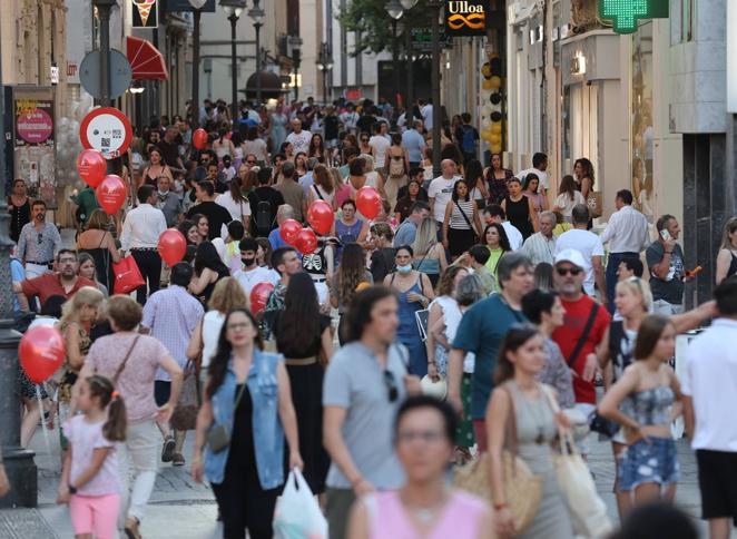 La bulliciosa Shopping Night de Córdoba, en imágenes