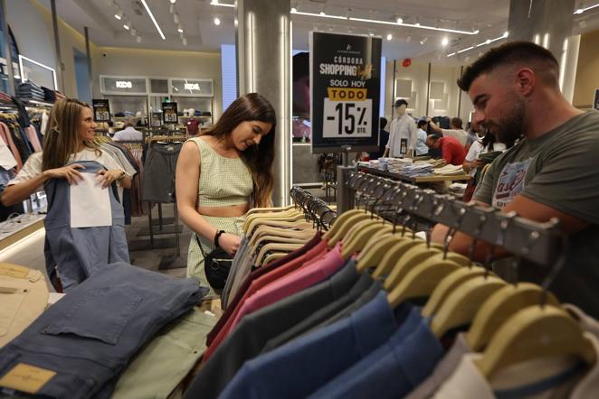 La bulliciosa Shopping Night de Córdoba, en imágenes